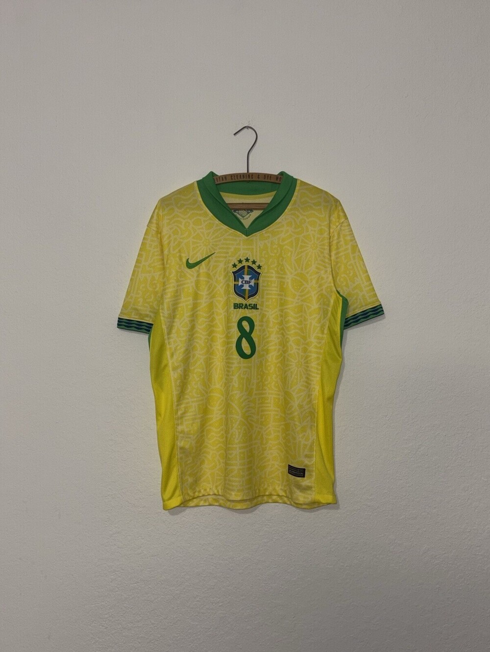 Nike Brazil 2024 Nina #8 Yellow Men's Size Large Official Soccer Kit Jersey